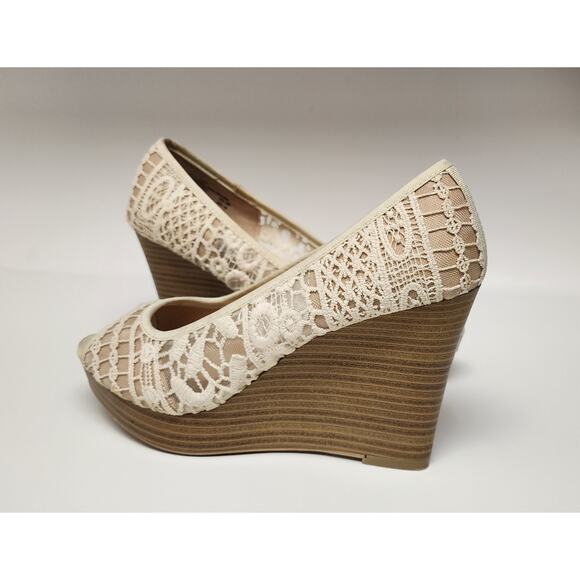 Universal Thread Women's Fabric Peep Toe Wedge Platform Heel Shoes Beige 8W - Picture 2 of 14